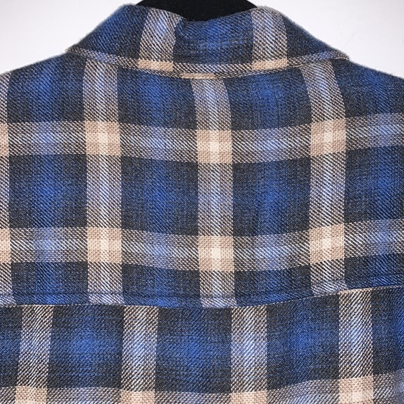 AE Flannel Men’s Medium Blue, Tan, and Cream - Picture 9 of 11